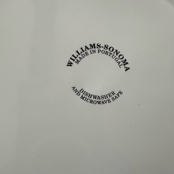 Williams Sonoma Yellow Bell Pepper 8.5" Dinner Plate White Green Yellow Portugal - Picture 3 of 5